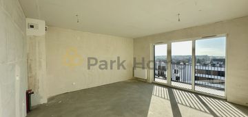 Doświetlona kawalerka do własnej aranżacji