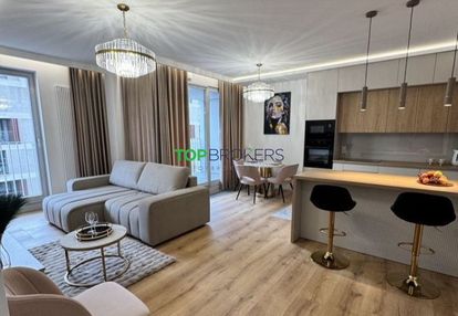 Dwa komfortowe pokoje, balkon, piwnica, garaż