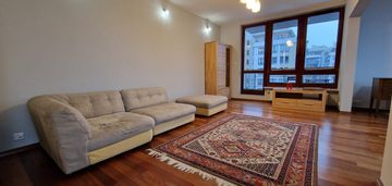 Przestronne 2 pokoje obok stacji metra i wola park