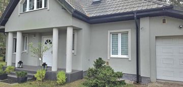 Piękny dom w harmonii z naturą