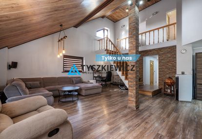 Dom wolnostojący blisko lasu