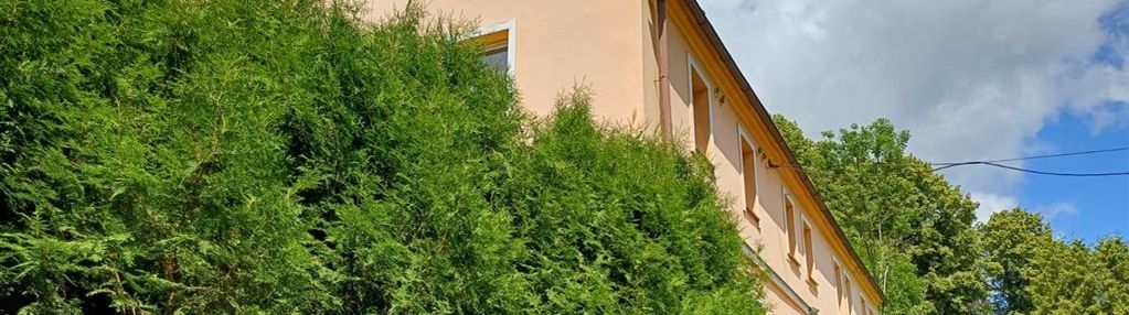 Dom i zabudowa gospodarcza na działce 4,6 ha