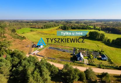 Dom śluza blisko jeziora wieckie