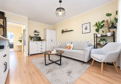 Ładne i zadbane 2 pokoje z balkonem na 1 piętrze
