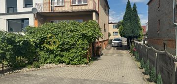 Dom bliźniak z dużym garażem na sprzedaż