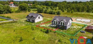 Przestronny dom z garażem na sporej działce