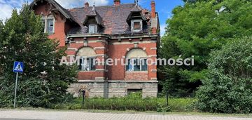 Przedwojenny dom typu willa w kątach wrocławskich