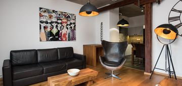 Klimatyczny loft na zabłociu - 2 pokoje.