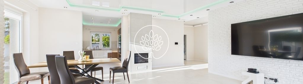 Urokliwy dom z basenem w borach