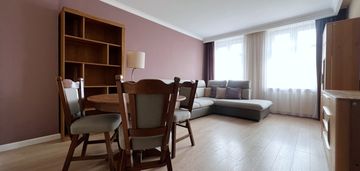 2 pokoje i rozkład i idealne dla pary i powstańców