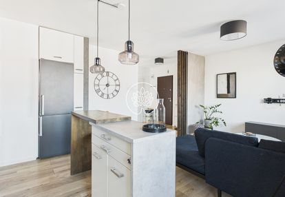 Klimatyczne mieszkanie, niska prowizja