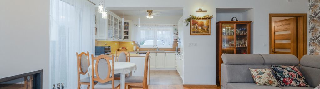 Dom w żukczynie-spokojna okolica, blisko miasta