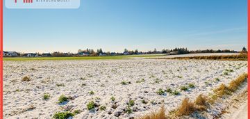 Działki w spokojnej i cichej okolicy.