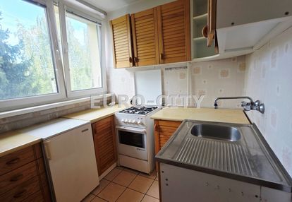 Pełny rozkład, 3 oddzielne pokoje, bezpieczna