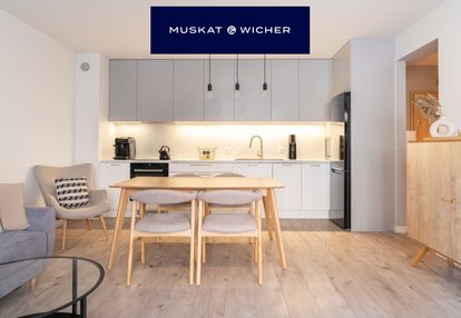 Pięknie urządzone mieszkanie z ogrodem.