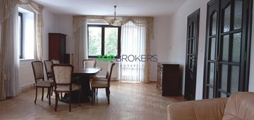 Jasne i przestronne 5 pokoi, osobna kuchnia, ogród