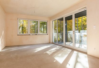 Dwupoziomowy apartament w otulinie lasu