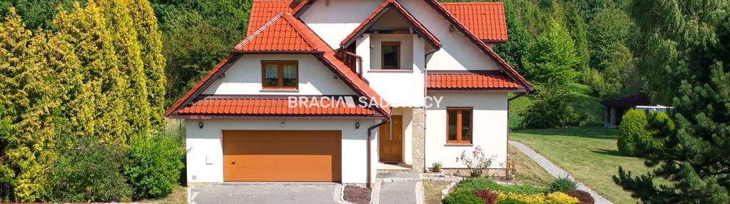 Dom na dużej działce w atrakcyjnej lokalizacji