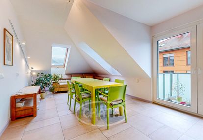 Apartament z m. post. komórką i dwoma balkonami