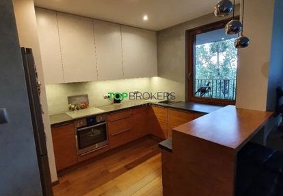 Przestronne dwa pokoje blisko parku pięciu sióstr