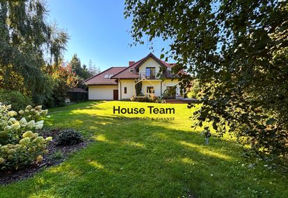 Klasyczny i stylowy dom - niwy - 251 m2