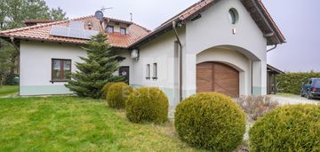 Nowoczesny dom z antresolą i dużą działką