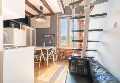 Studio z antresolą 30m2 *plac bohaterów getta*