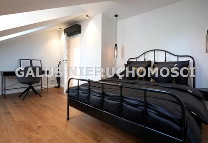 3 pok. l. trybuny ludów. - sprzedaż