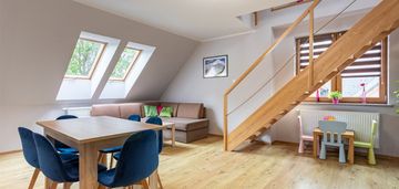 Przestronny apartament dwupoziomowy w karpaczu