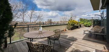 Apartament z pięknym tarasem i widokiem na zieleń