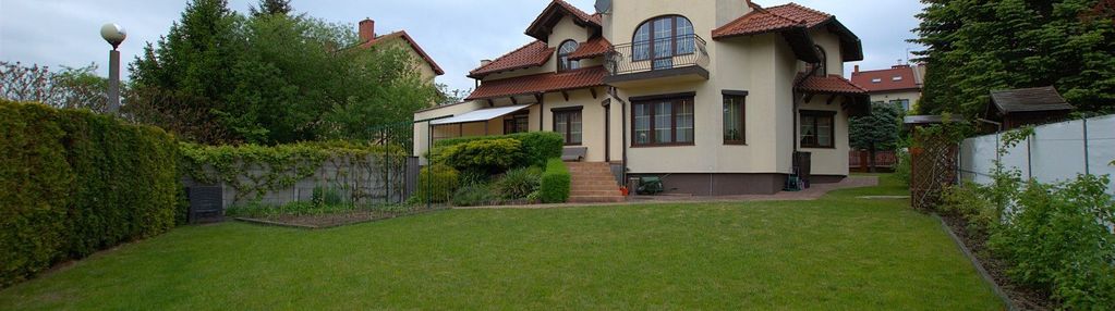 Dom wolnostojący na eleganckim osiedlu - dąbrowa i