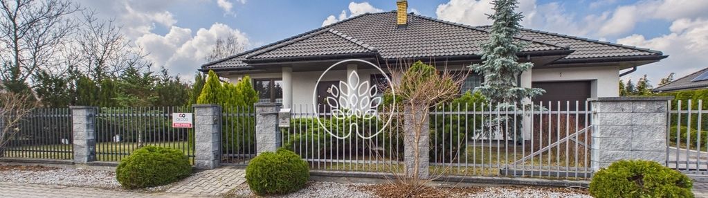 Wolnostojący / osiedle / blisko lasu