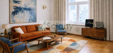 82,5 m w zabytkowej kamienicy w centrum warszawy