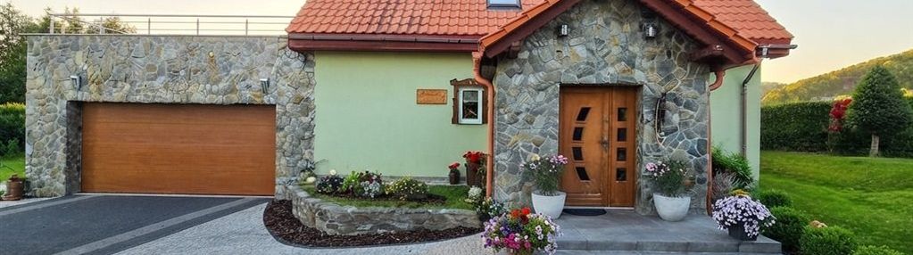 Dom z pięknym ogrodem i widokiem na śnieżke.