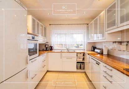 Wielopokolweniowy dom z garażem i zagospodarowanym