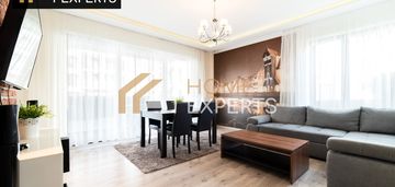 Stare miasto, nowe budownictwo, ogród i spokój