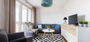 3 - pokojowe.przestronne. balkon. srebrna.