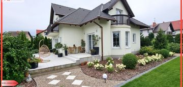 Wspaniała nieruchomość z urokliwym ogrodem!