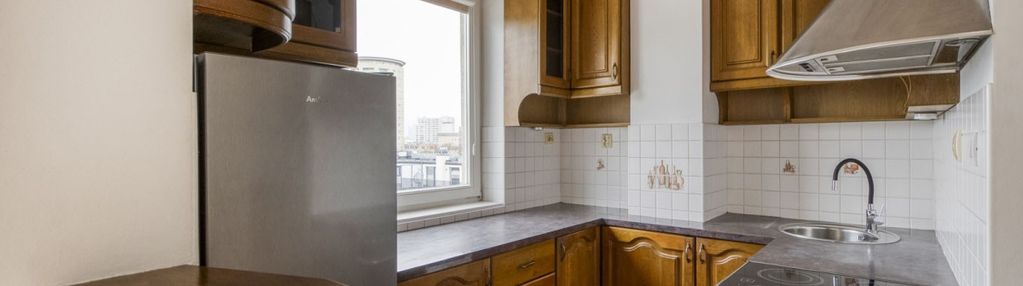 Świetne 2 pokoje z balkonem. nowszy blok. garaż.