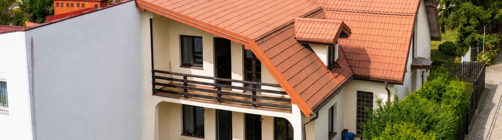 Wilanów,  dom wśród zieleni, ul. wyprawa 11