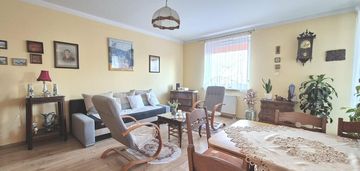 3-pokojowe mieszkanie z balkonem. i piętro.