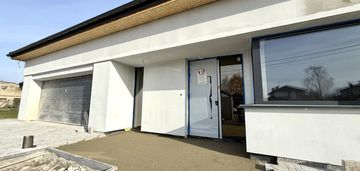 Dom parterowy pod nadarzynem z szybkim dojazdem