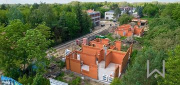 Dom z garażem na zielonych młocinach (doma)