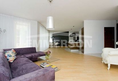 Apartament 4-pokoje przy metrze