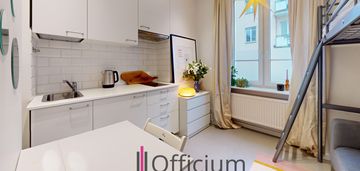 Kawalerka w kamienicy na pradze płd.