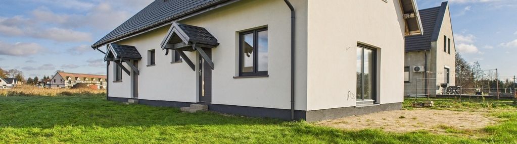 Dom jednorodzinny dwulokalowy.