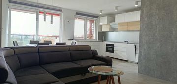 Dwupoziomowe mieszkanie w pobliżu radiostacji