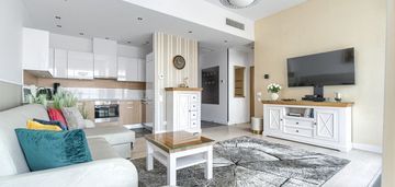 Apartament z widokiem na morze i piaszczystą plażę