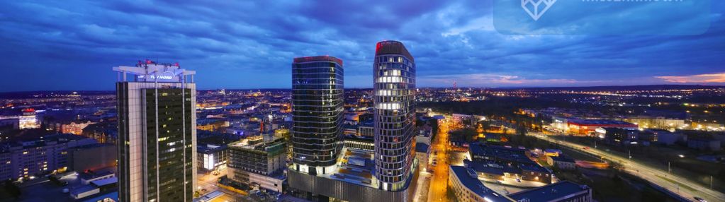 2 pokoje w nowoczesnym wieżowcu w centrum