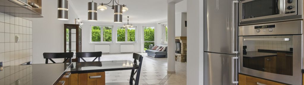 Komfortowy dom z kominkiem w spokojnej okolicy